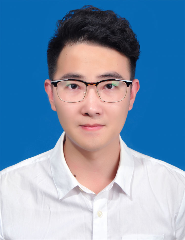 陈秋熙.png